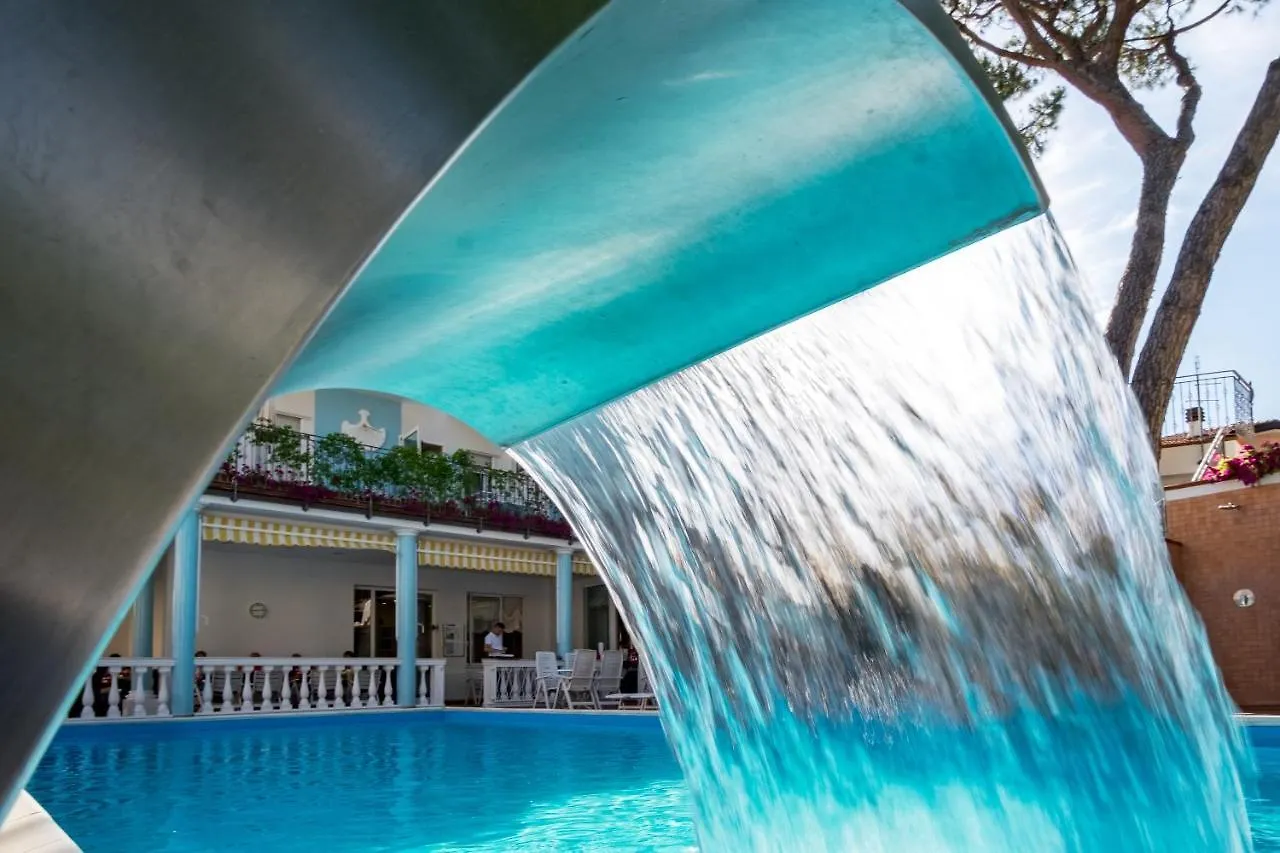 Hotel Villa Dei Fiori - Sul Mare Con Piscina Viserbella di Rimini