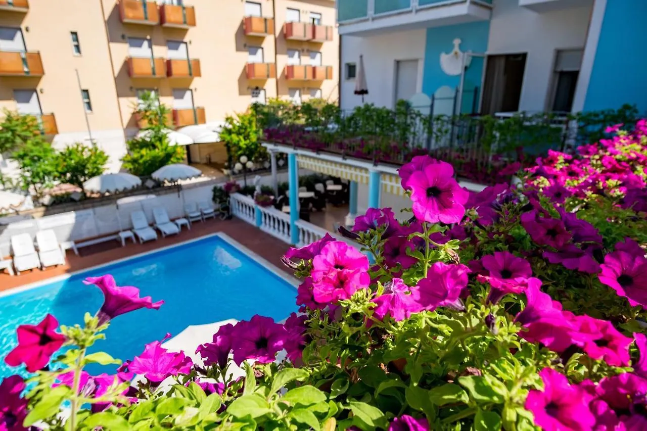 Hotel Villa Dei Fiori - Sul Mare Con Piscina Viserbella di Rimini