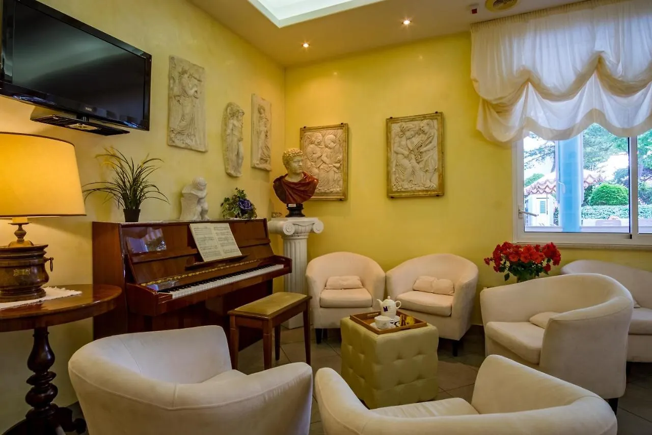 Hotel Villa Dei Fiori - Sul Mare Con Piscina Viserbella di Rimini