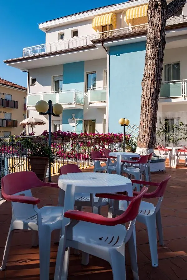 Hotel Villa Dei Fiori - Sul Mare Con Piscina Viserbella di Rimini