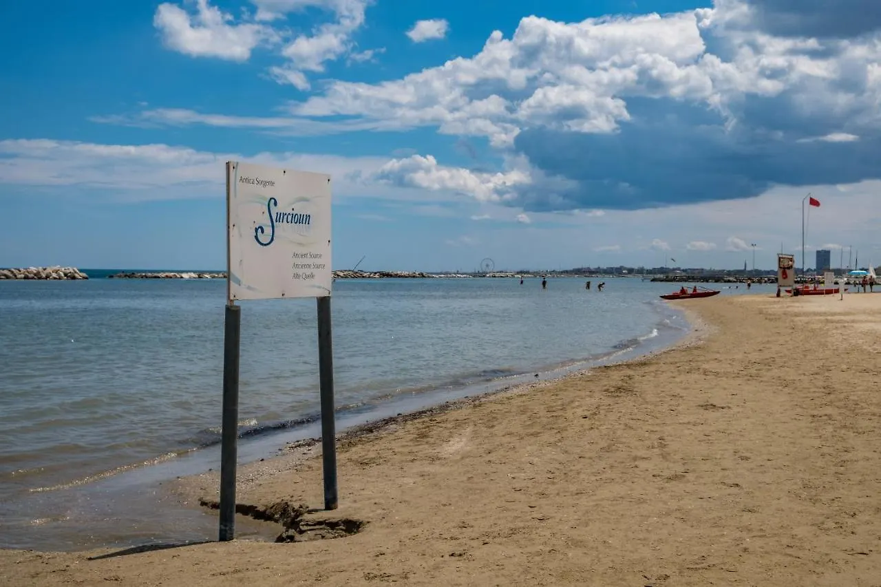 Hotel Villa Dei Fiori - Sul Mare Con Piscina Viserbella di Rimini