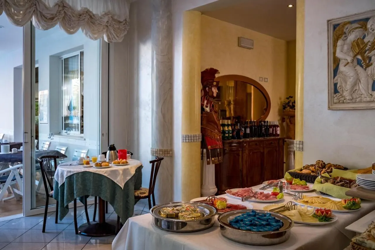 Hotel Villa Dei Fiori - Sul Mare Con Piscina Viserbella di Rimini