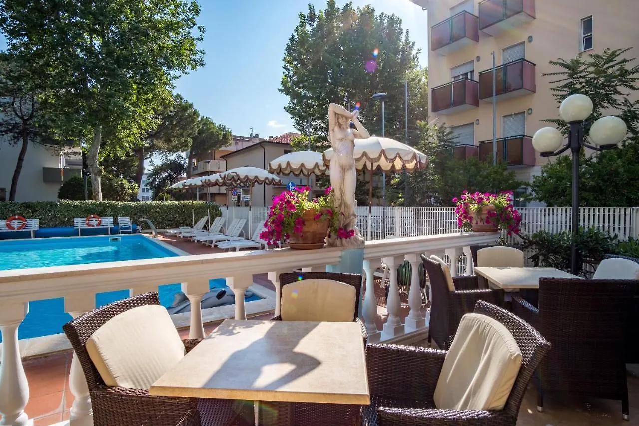 Hotel Villa Dei Fiori - Sul Mare Con Piscina Viserbella di Rimini