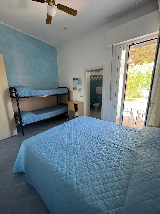 Hotel Villa Dei Fiori - Sul Mare Con Piscina Viserbella di Rimini 3*,
