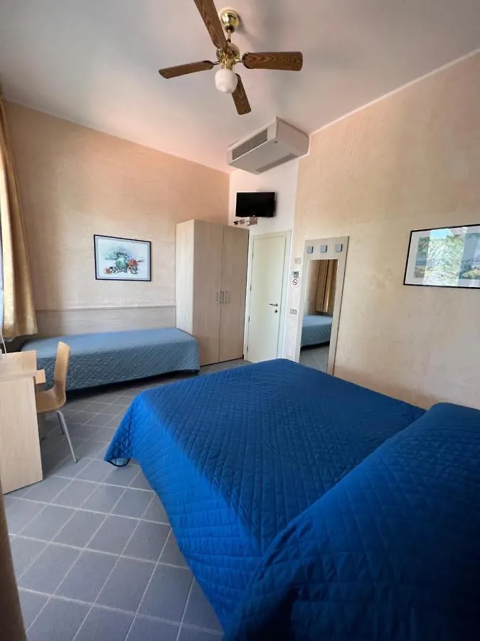 Hotel Villa Dei Fiori - Sul Mare Con Piscina Viserbella di Rimini