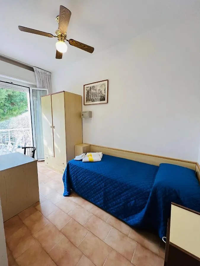 Hotel Villa Dei Fiori - Sul Mare Con Piscina Viserbella di Rimini