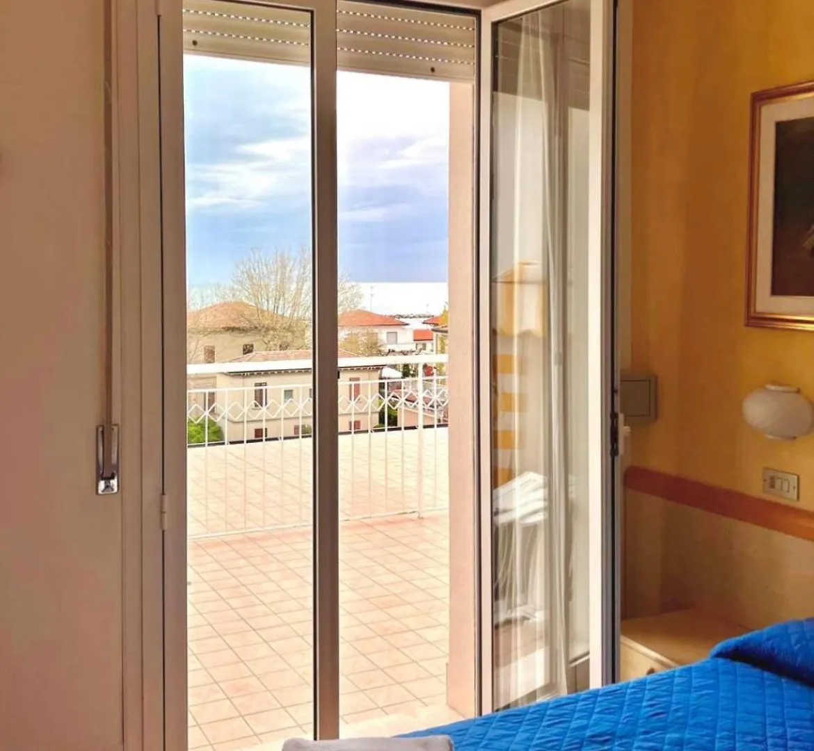 Hotel Villa Dei Fiori - Sul Mare Con Piscina Viserbella di Rimini Itálie