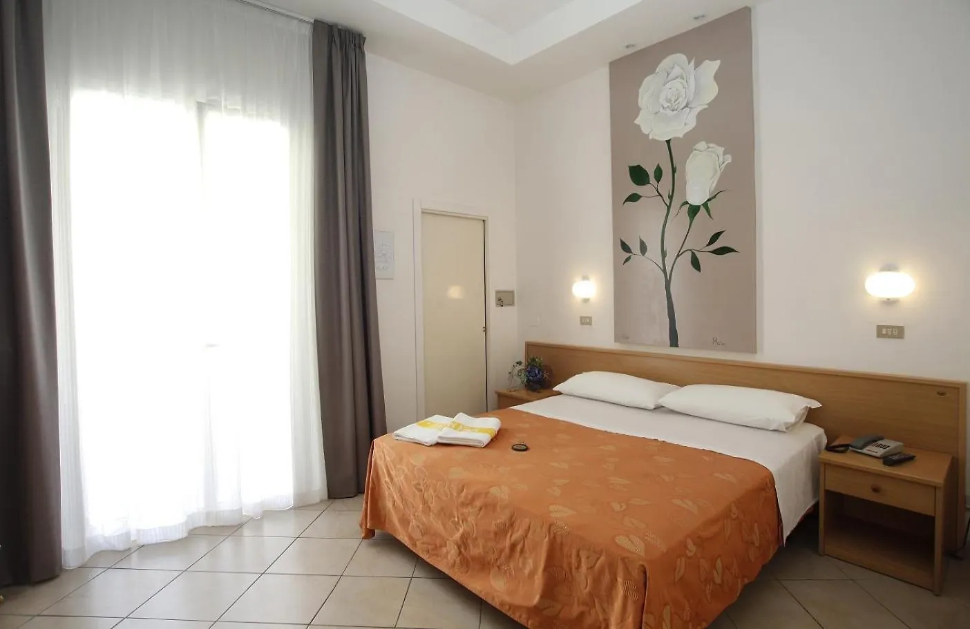 Hotel Villa Dei Fiori - Sul Mare Con Piscina Viserbella di Rimini